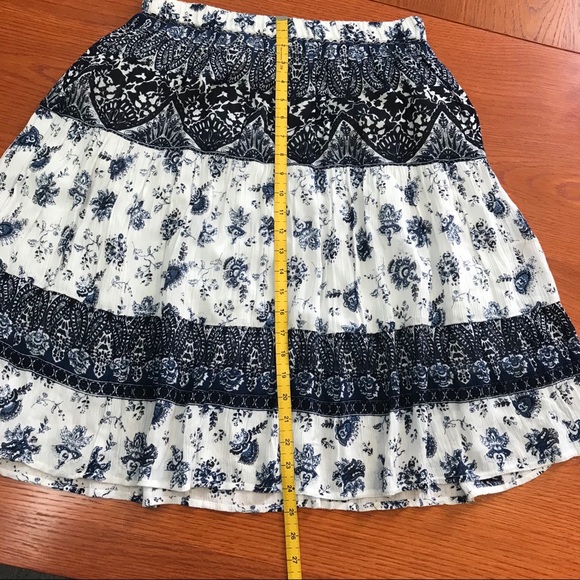 Blue and white midi peasant skirt. - Picture 4 of 4